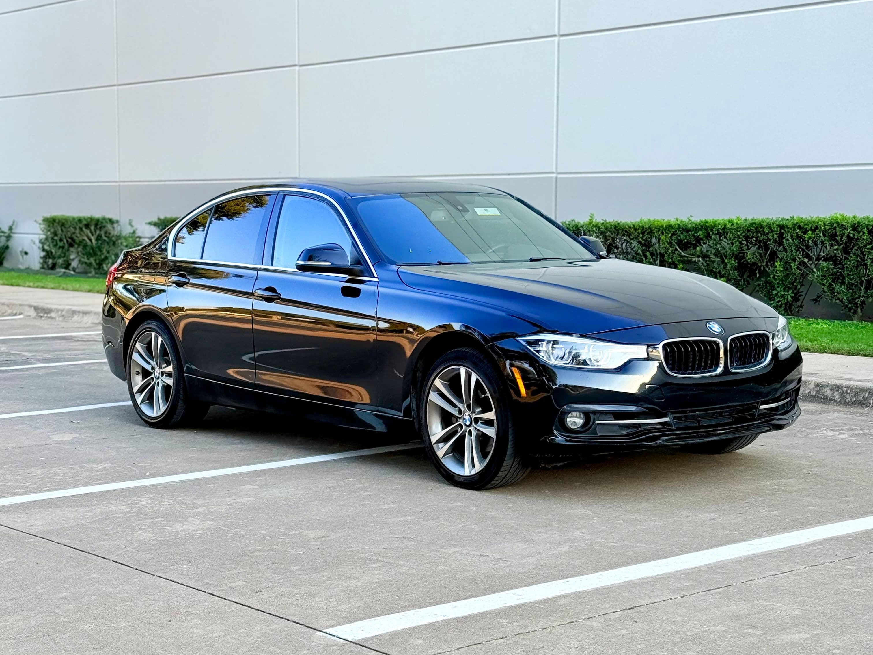 2018 BMW 3 Series 330i's photo