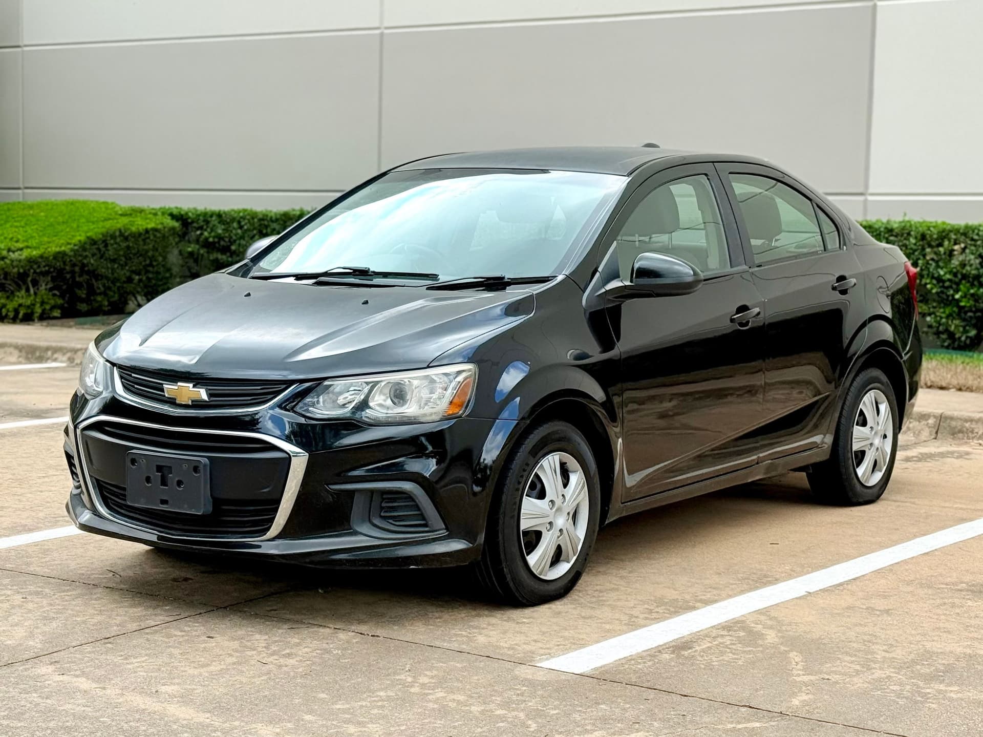 2017 Chevrolet Sonic LS's photo