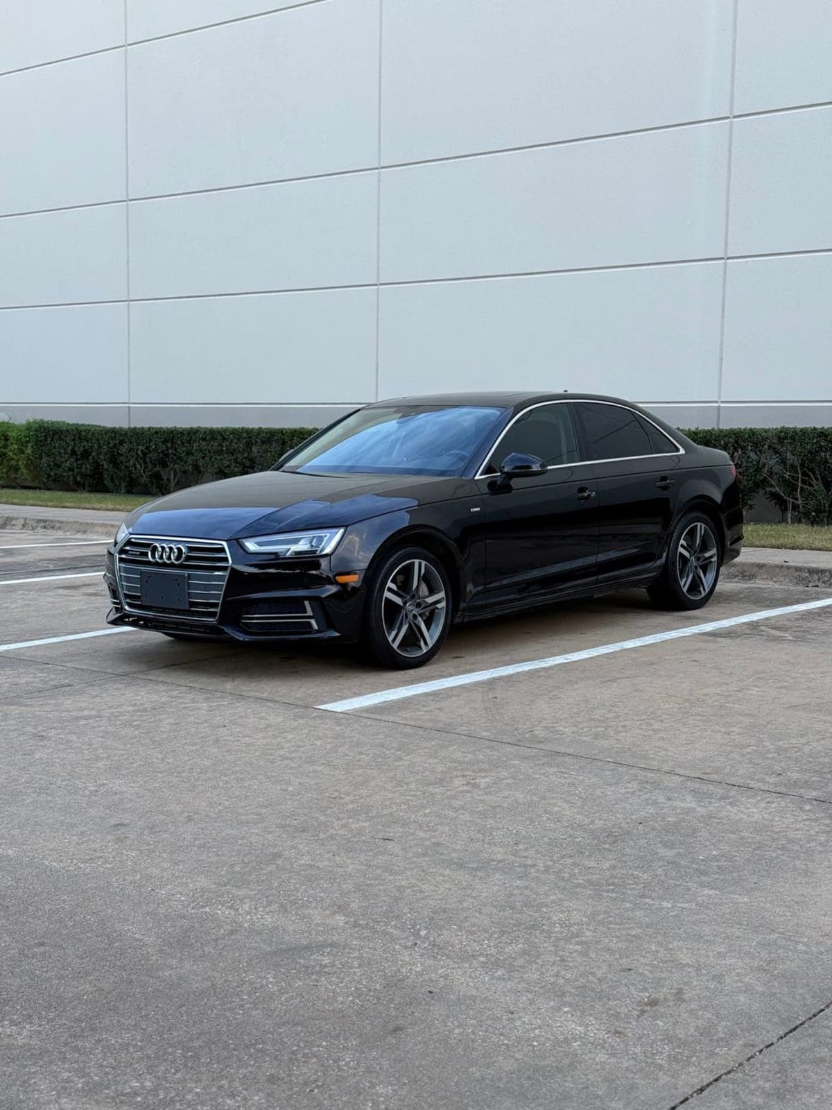 2017 Audi A4 Premium Plus's photo