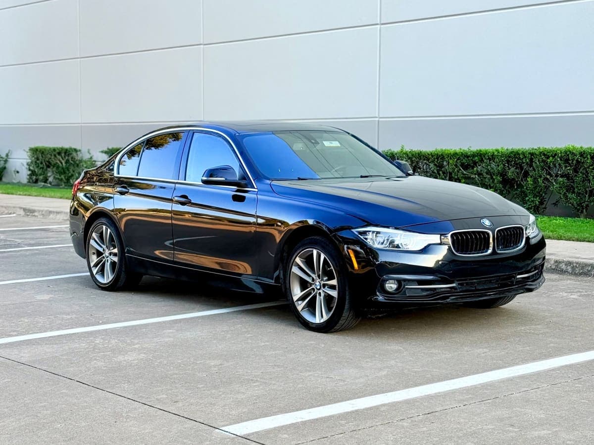 2018 BMW 3 Series 330i's photo