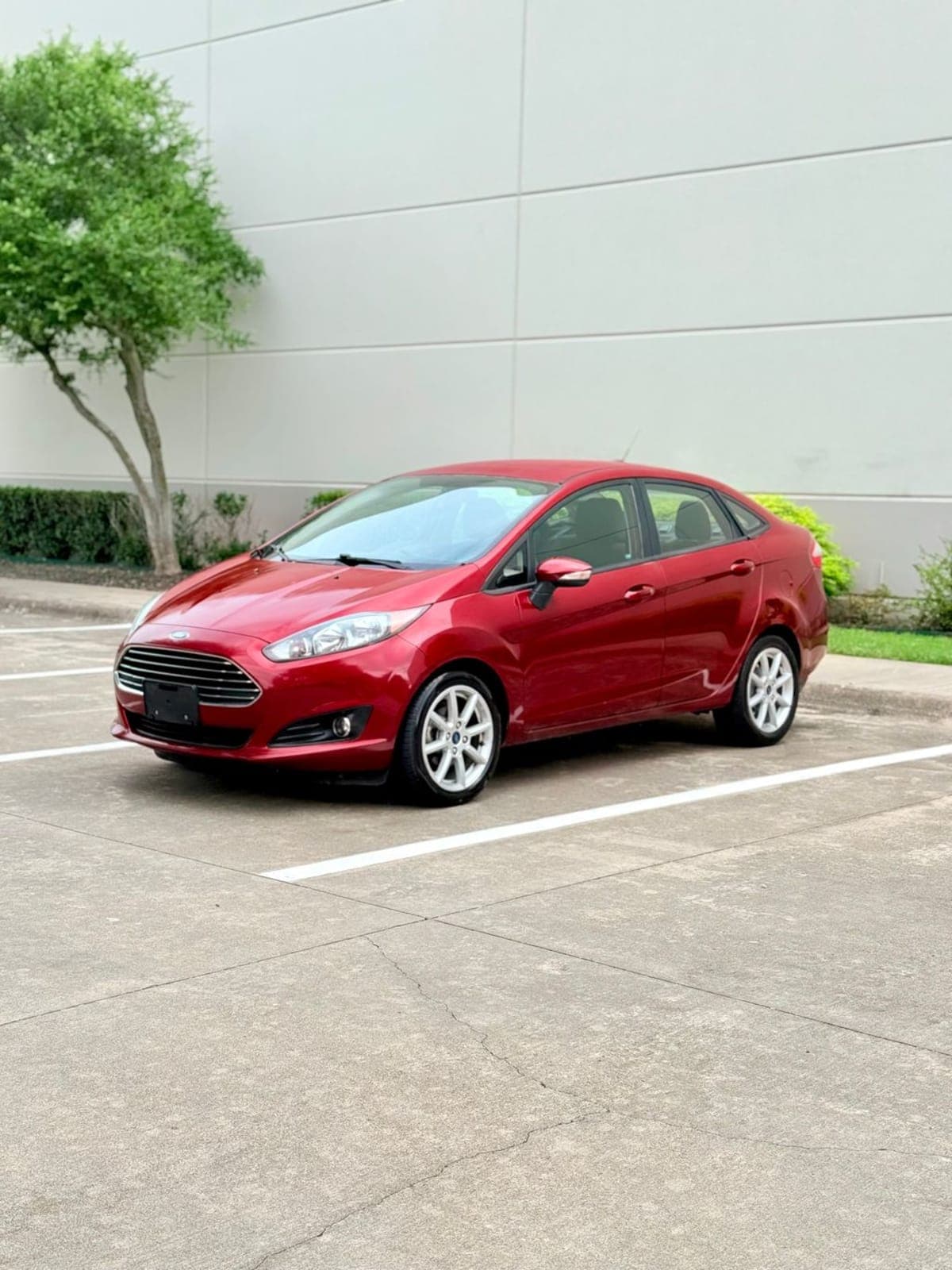 2015 Ford Fiesta SE's photo